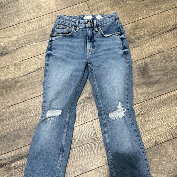 • Good American • Women’s 90s Cropped Icon Jeans
Indigo068 Distressed  00/24 - Picture 3 of 5